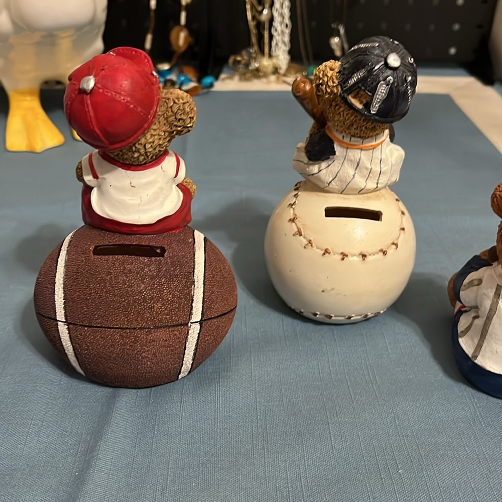 Baseball and Football Bear banks, set of 4 - Picture 6 of 9
